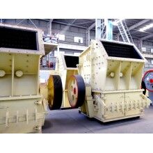 在砂石緊缺的非常時(shí)期，小型碎沙機(jī)發(fā)揮大作用