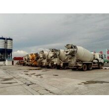 租賃混凝土灌車，攪拌運輸車