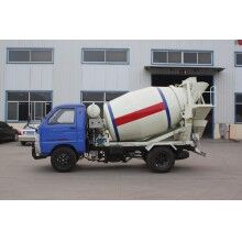小型2方混凝土攪拌車時(shí)風(fēng)攪拌車